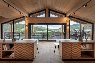 Sauna seca, banheira de hidromassagem, sauna a vapor