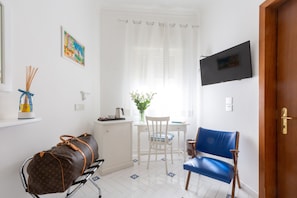 Singola Standard | Biancheria da letto di alta qualità, copriletto in piuma, minibar