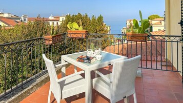 全景客房 | 高档床上用品、羽绒被、迷你吧、客房内保险箱