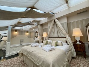 Departamento de lujo | Ropa de cama de alta calidad, camas con pillow-top y minibar 