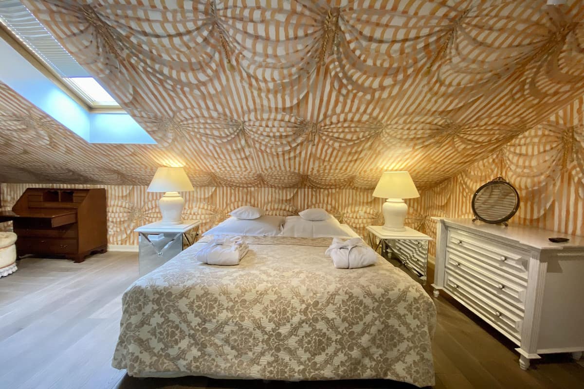 luxury apartment | 1 bedroom, premium bedding, pillow-top beds, minibar