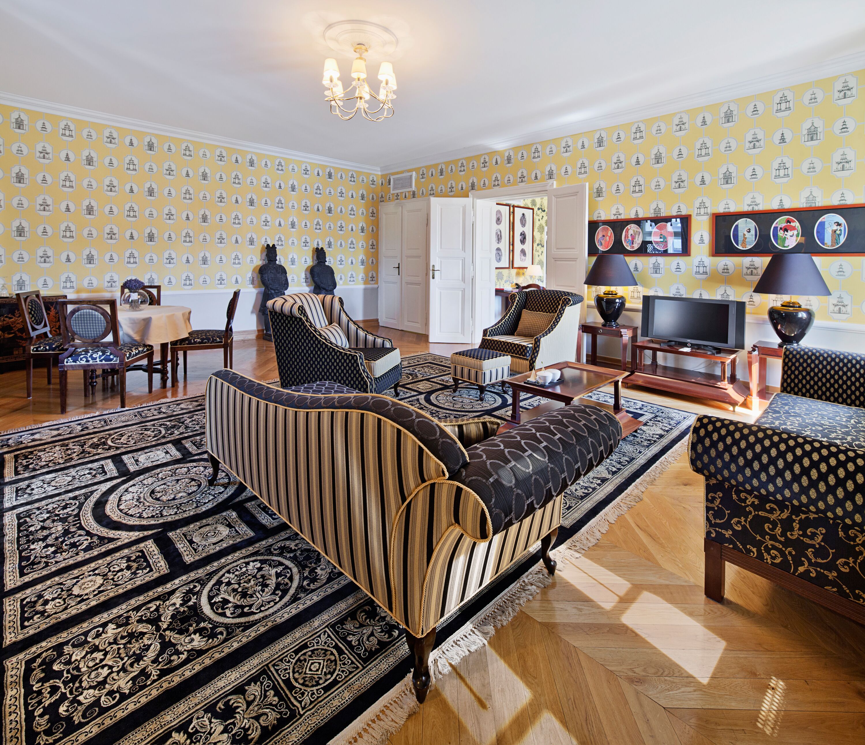 Apartamento de lujo, vistas a la ciudad | Ropa de cama de alta calidad, colchones con acolchado adicional, minibar