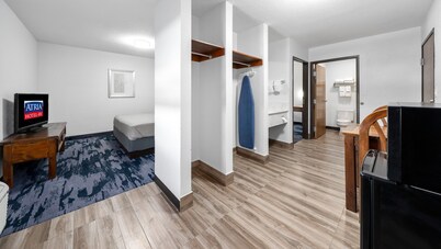 Atria Hotel and RV McGregor