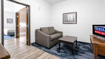 Bügeleisen/Bügelbrett, kostenloses WLAN, Bettwäsche, Wecker