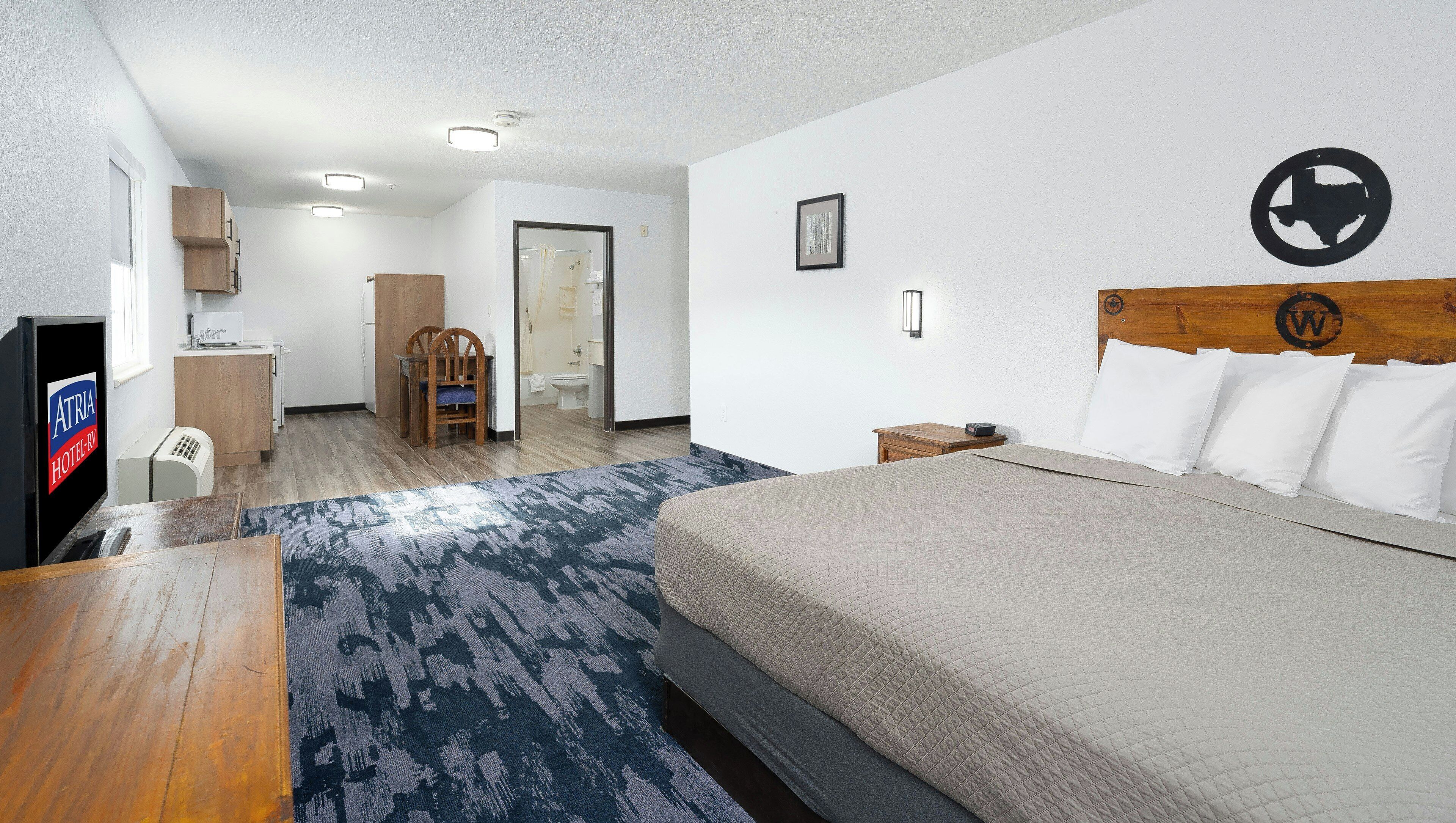 Iron/ironing board, free WiFi, bed sheets, alarm clocks