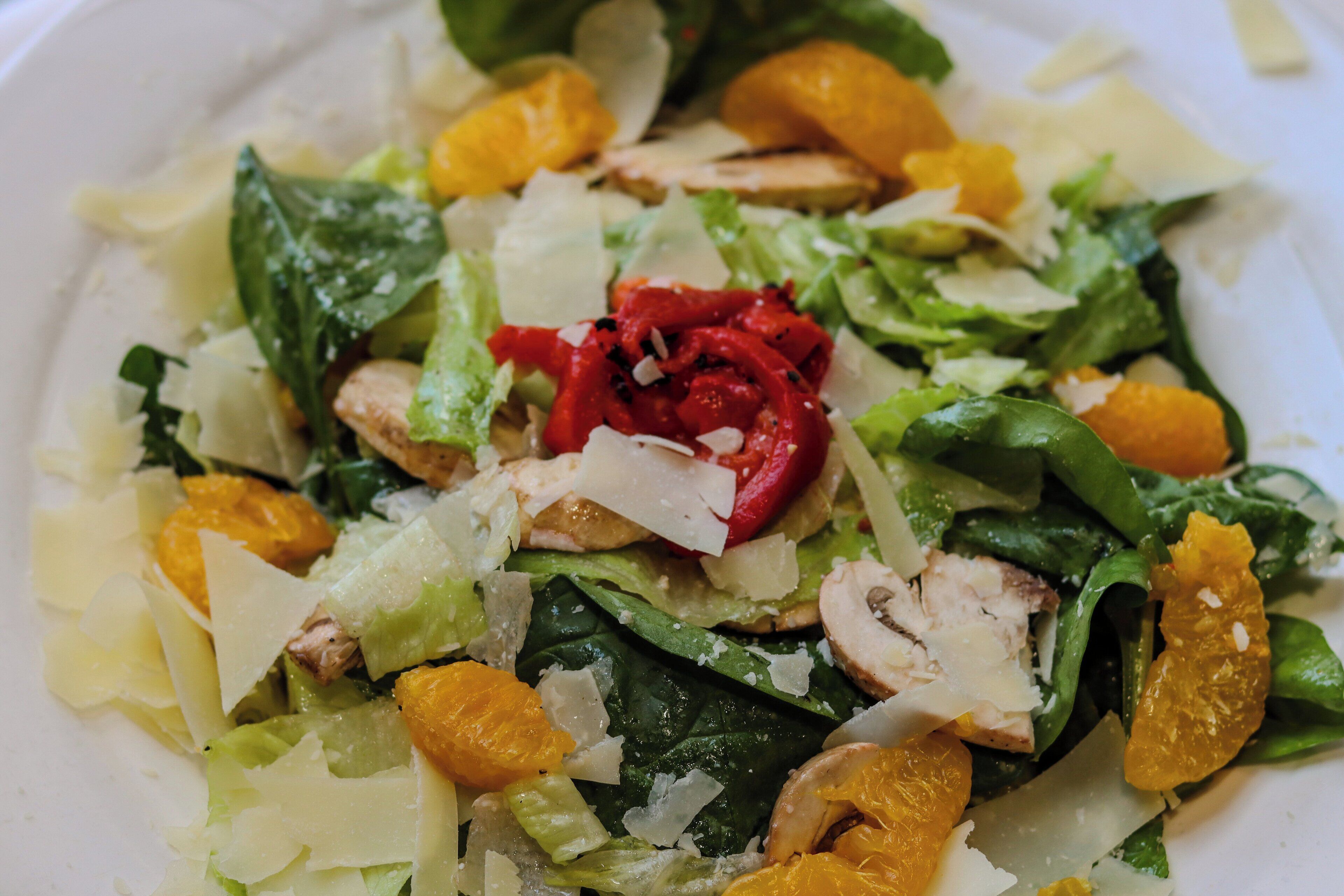 2 restaurants, breakfast, lunch, dinner served; american cuisine