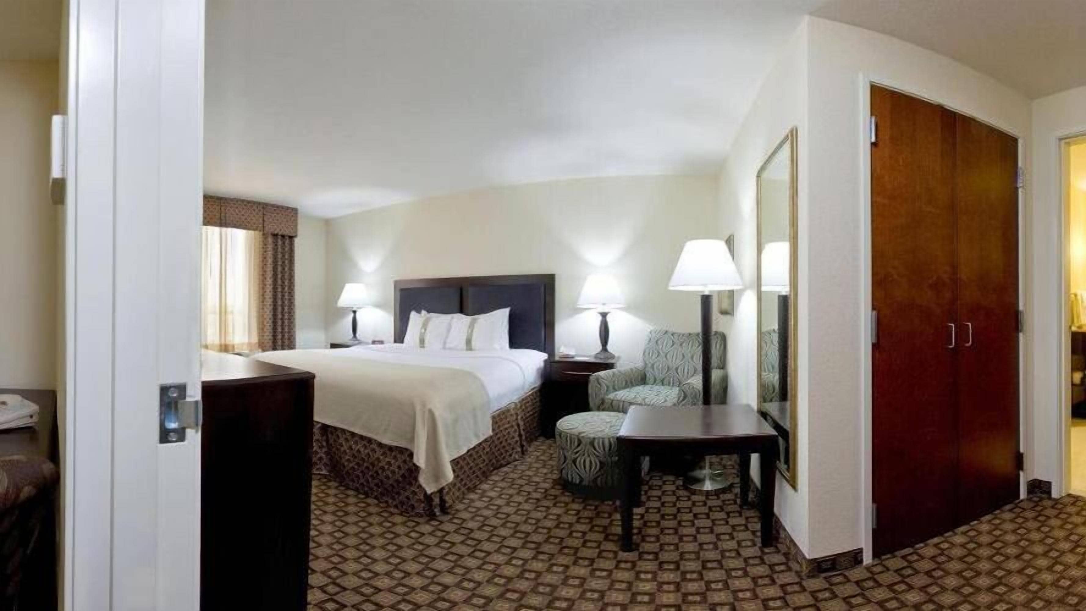 1 bedroom, premium bedding, pillow-top beds, in-room safe