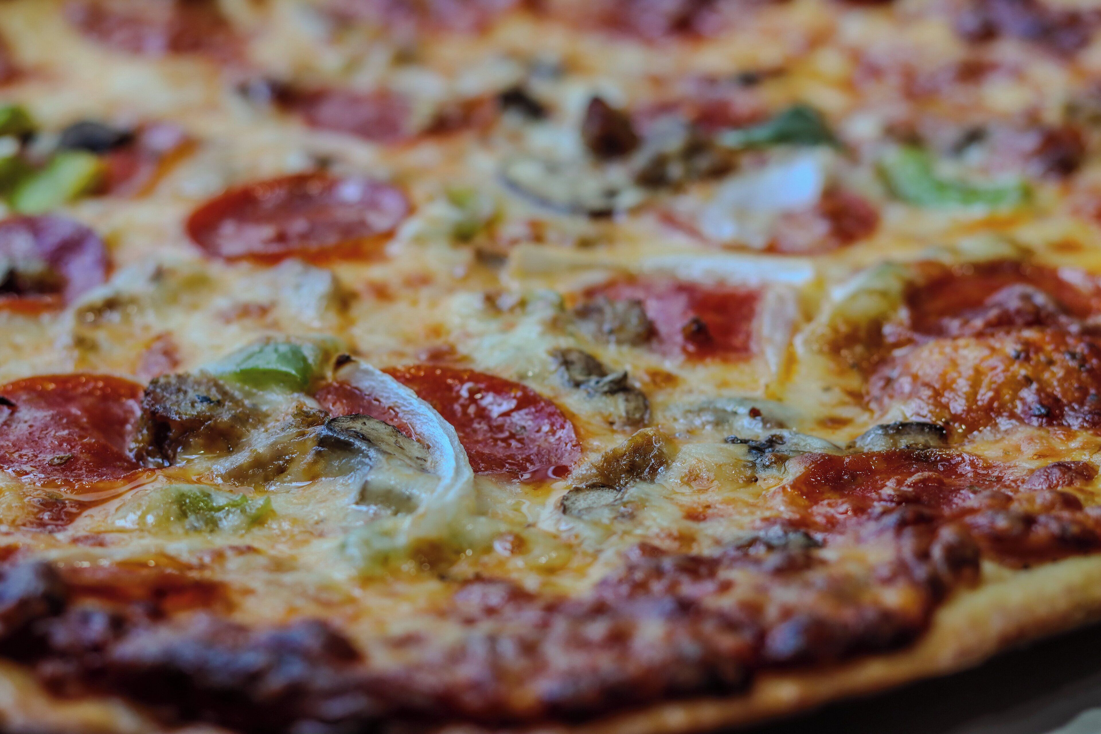 2 restaurants, breakfast, lunch, dinner served; american cuisine