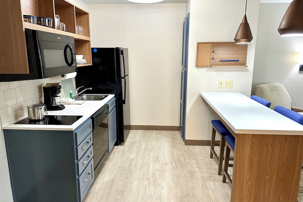 down duvets, in-room safe, desk, iron/ironing board