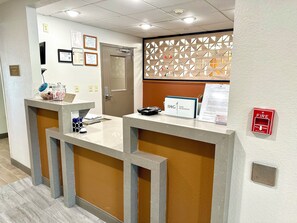 Reception - Candlewood Suites Savannah Airport by IHG (Savannah)