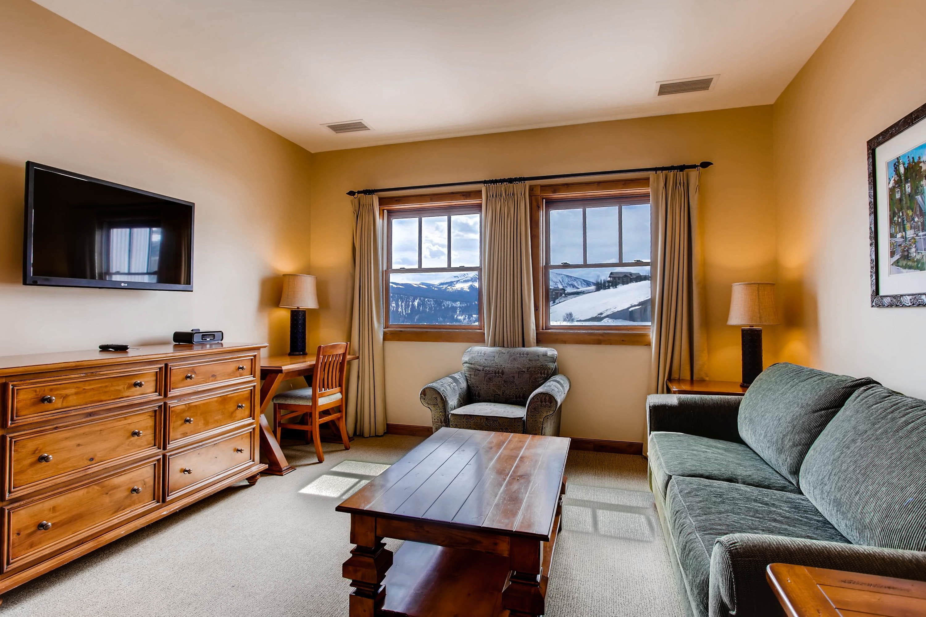 Rom, flere senger | Oppholdsområde | LCD-TV og filmkjøp