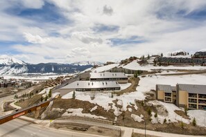 Habitación, varias camas | Vista desde la habitación
