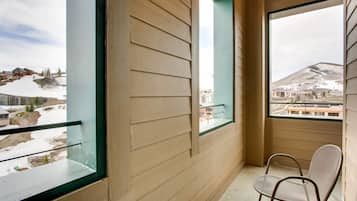 4 Bedroom 4 Bath Condo | Balcony