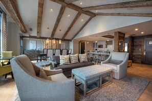 LCD TV, pay movies - The Lodge at Mountaineer Square, A Vail Resorts Property (Crested Butte)