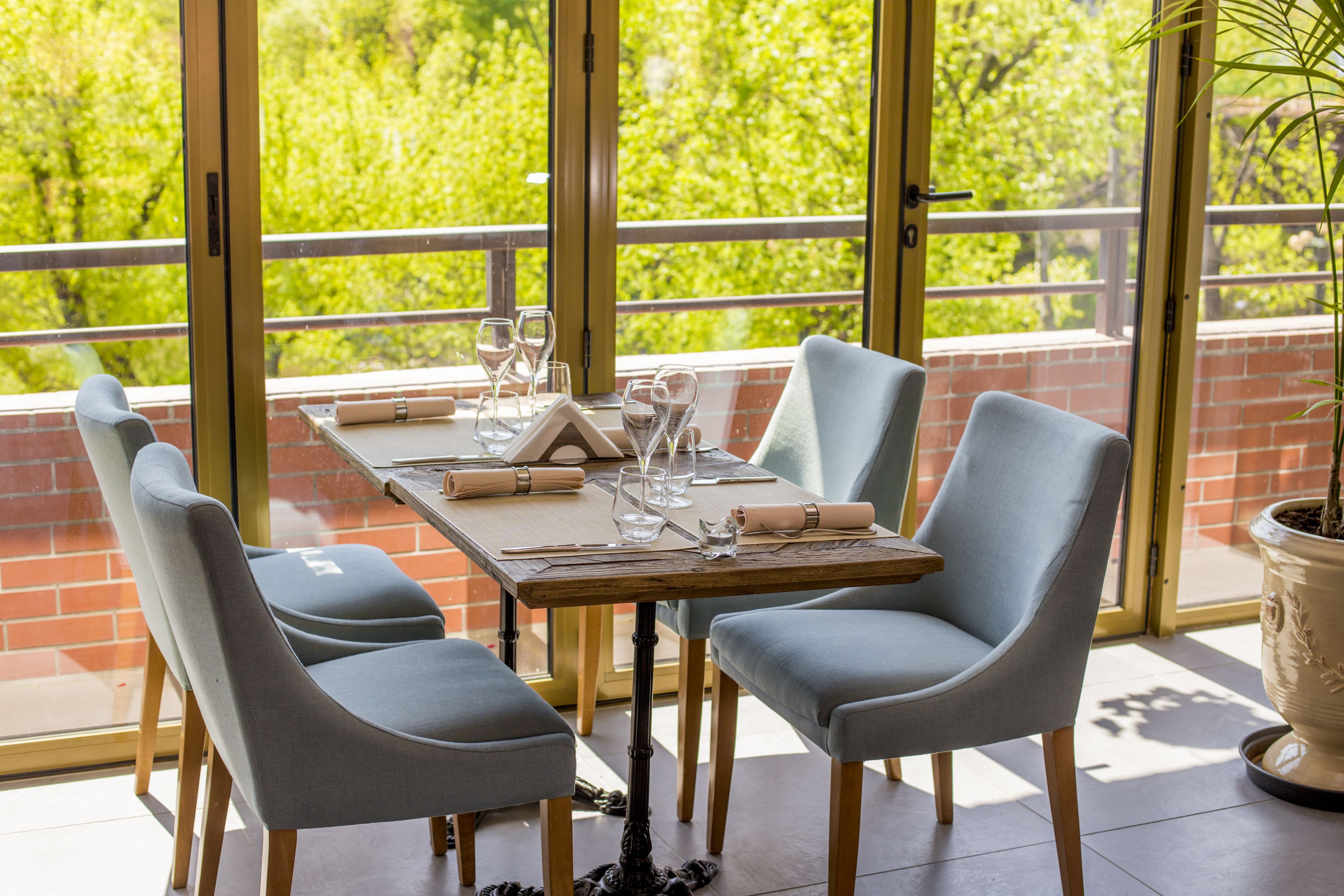 daily to-go breakfast (eur 18 per person)