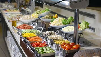 Daily buffet breakfast (ILS 70 per person)