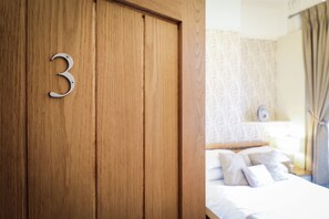 Double Room | Iron/ironing board, free WiFi, bed sheets - Beach Front Guest House (Eastbourne)