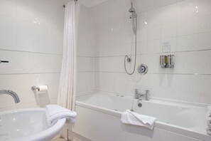 Bathroom shower - The Cathedral Hotel (Lichfield)