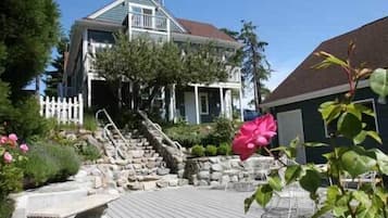 Cottage, 1 Queen Bed | Terrace/patio