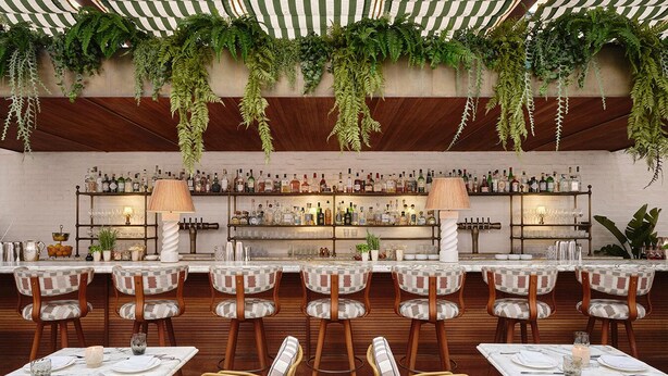 Bar (on property) - Holloway House (West Hollywood)