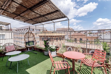 Doppia panoramica, terrazzo | Minibar, una cassaforte in camera, una scrivania, Wi-Fi gratuito. Hotel Espana