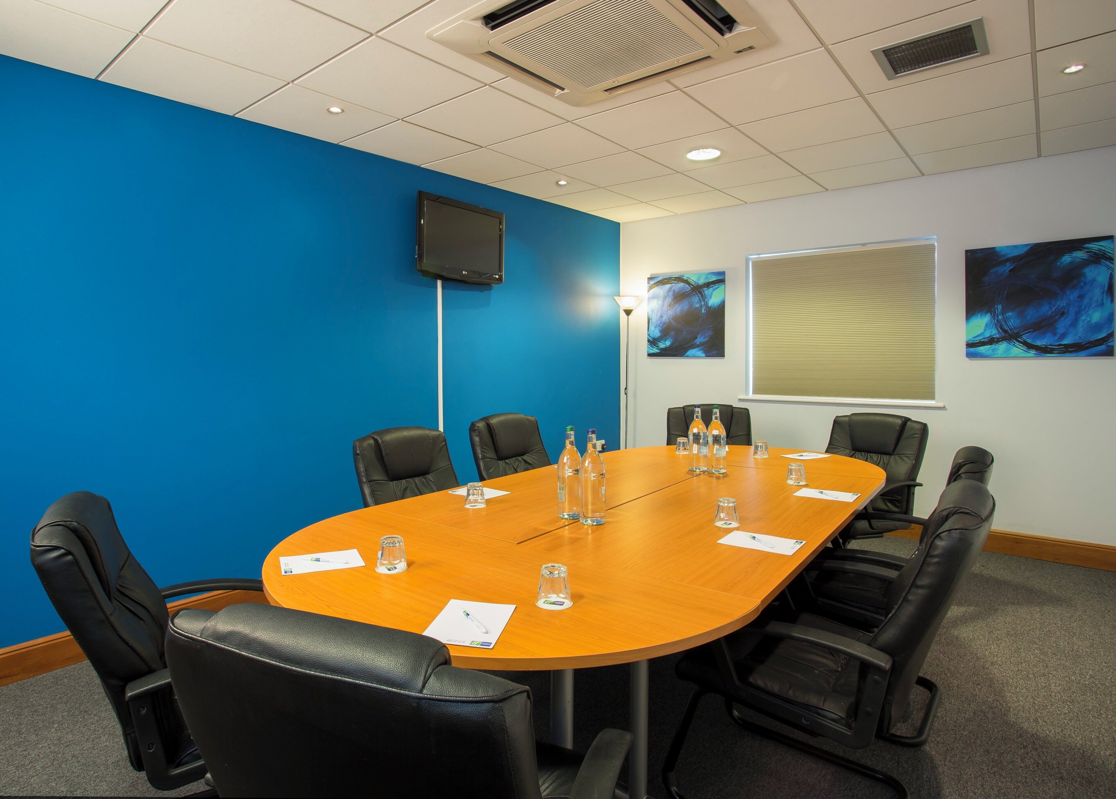 Photo - Holiday Inn Express Braintree by IHG
