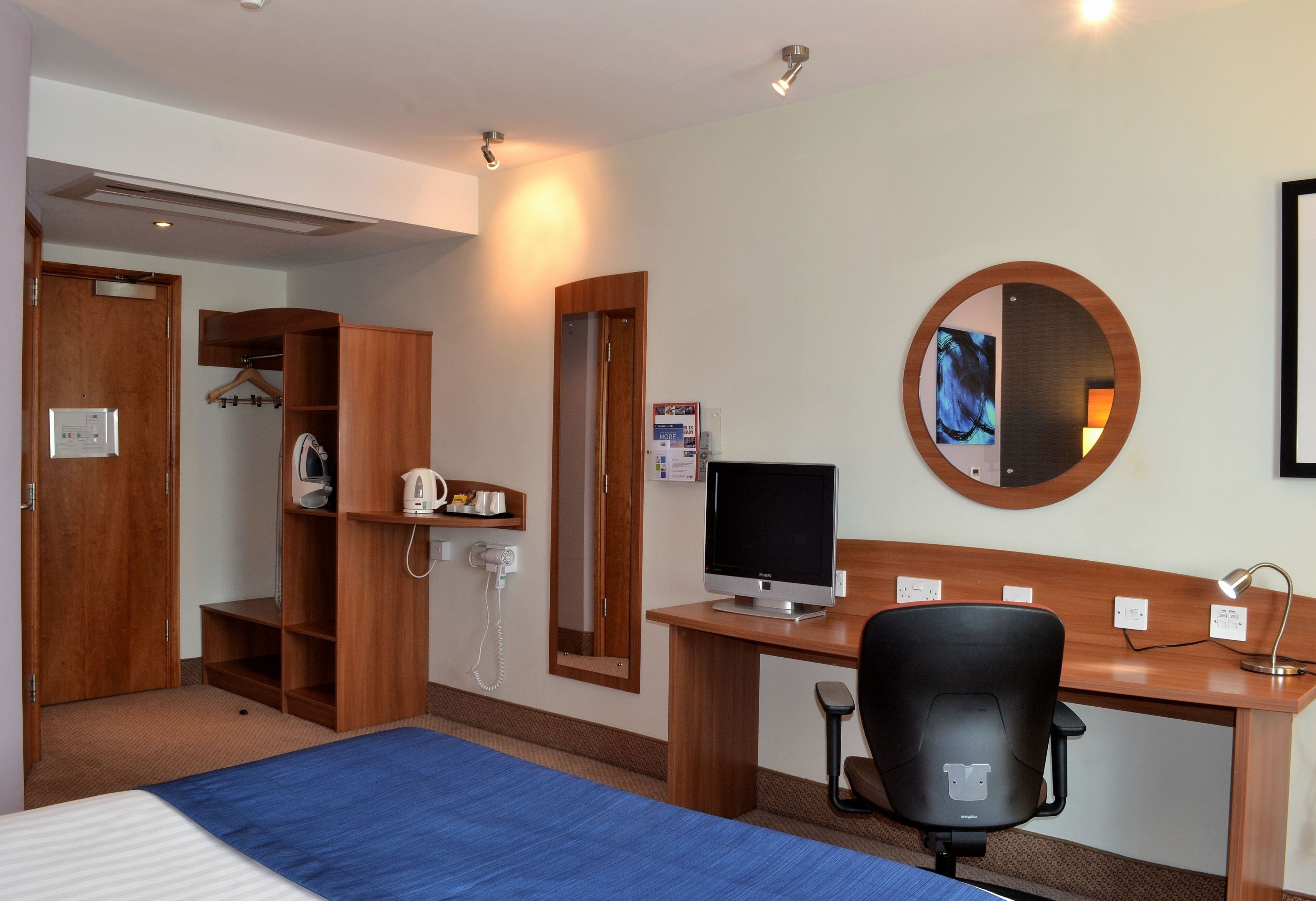 Photo - Holiday Inn Express Braintree by IHG