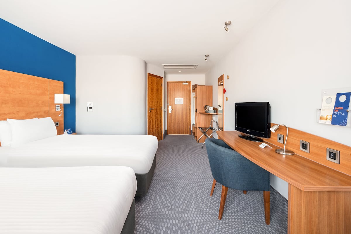 Standard Room, 2 Single Beds, Accessible (with Free Hot Breakfast)