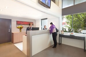 Reception hall - Quest Mascot Serviced Apartments (Mascot)