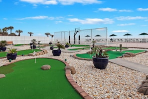 Mini-golf