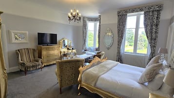 Manor House Superior Double Room | In-room safe, individually furnished, desk, iron/ironing board