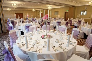 Indoor wedding - Shendish Manor Hotel & Golf Course (Hemel Hempstead)