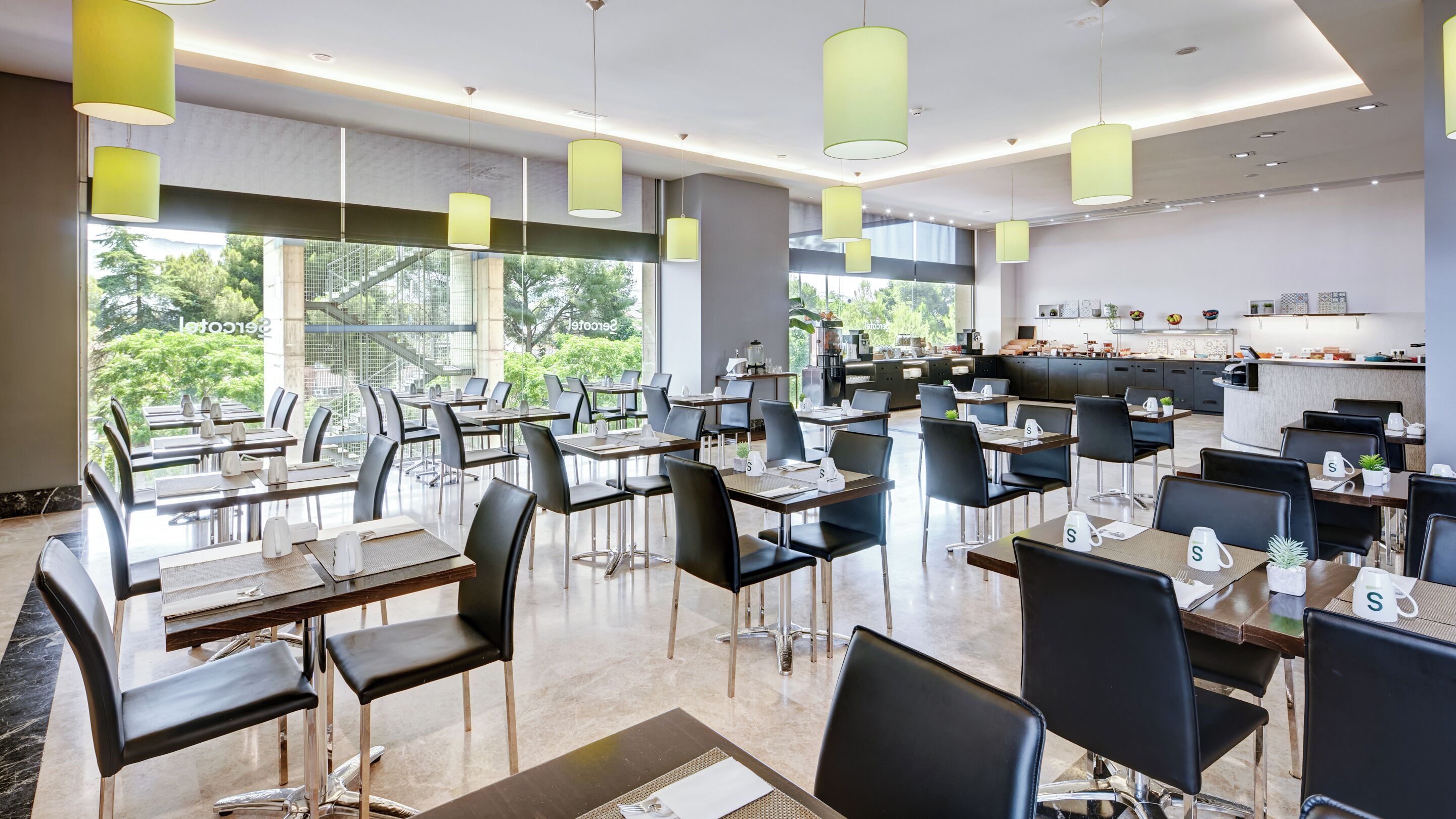 Breakfast, lunch and dinner served