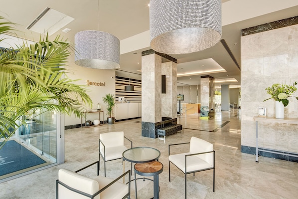 Reception - Hotel Sercotel Ciutat de Montcada (Montcada I Reixac)