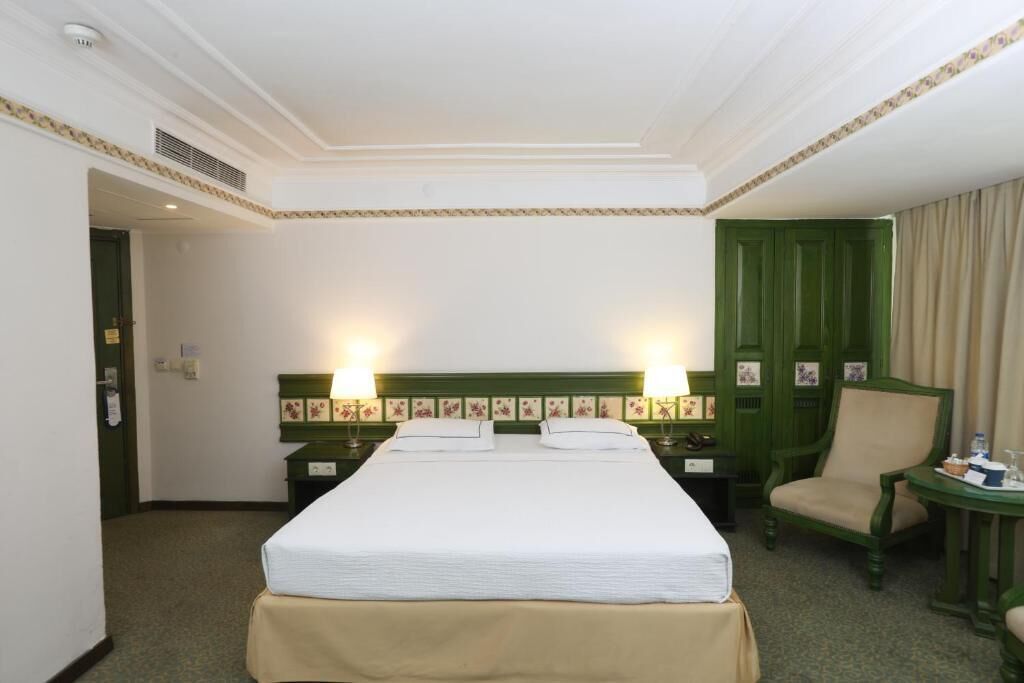 xdeleted | Minibar, in-room safe, desk, soundproofing