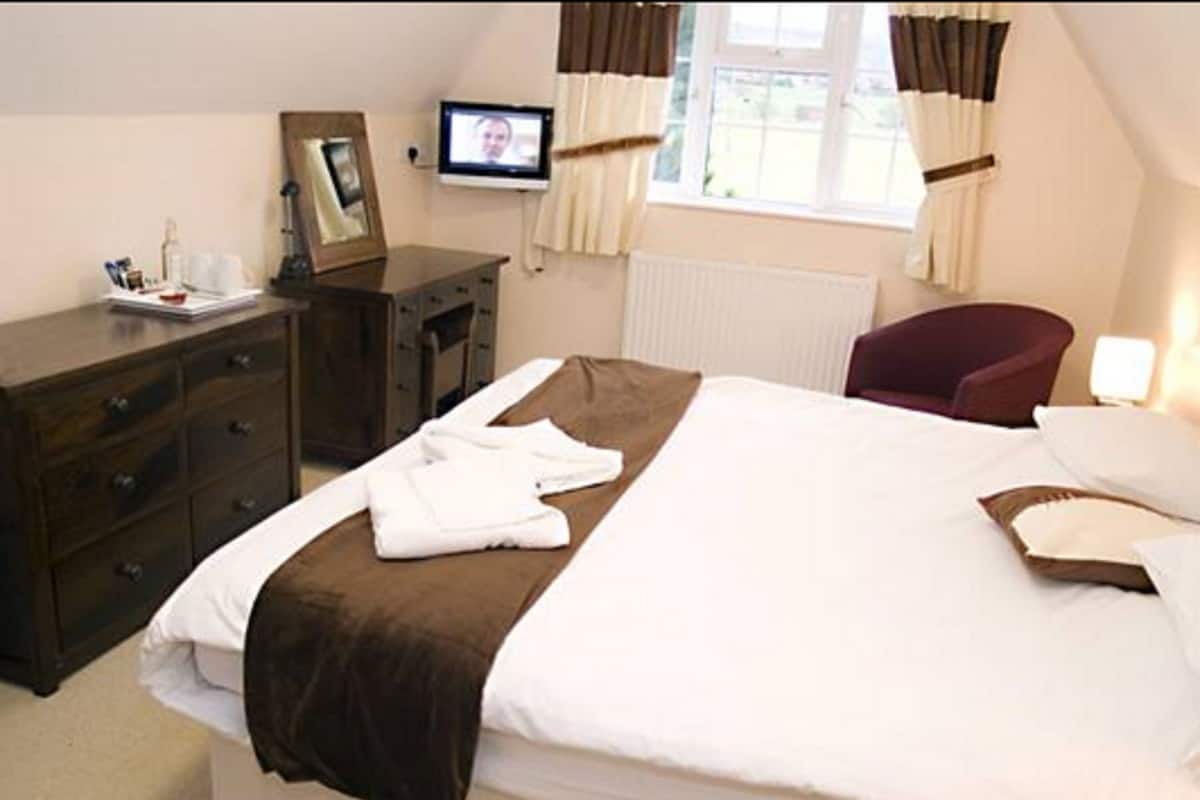 Iron/ironing board, rollaway beds (surcharge), WiFi (free)