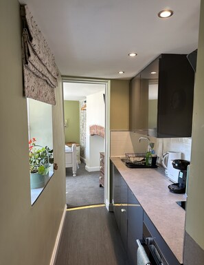 Cottage, Ensuite (Two-Bedroom House) | Private kitchen