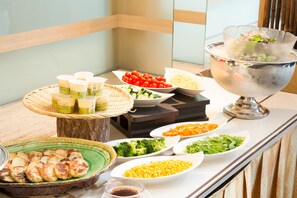 Desayuno buffet diario (JPY 2000 por persona)