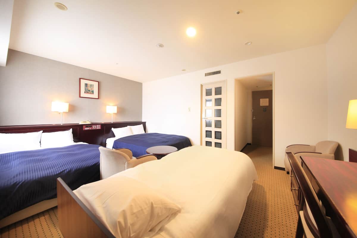 Desk, blackout drapes, free WiFi, bed sheets