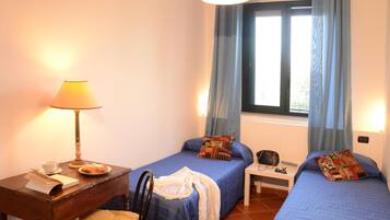 1 bedroom, hypo-allergenic bedding, minibar, in-room safe