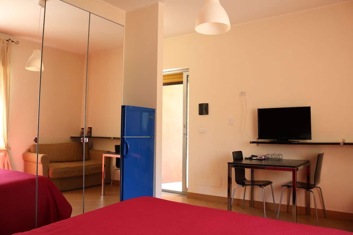 Studiosvit Comfort - 1 sovrum - pentry - trädgård | 1 sovrum, allergitestade sängkläder och minibar
