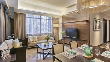 Departamento, 2 habitaciones (Breakfast on weekdays only except P.H) | Área de sala de estar | Televisión