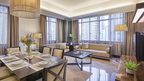 Apartment, 3 Bedrooms (Breakfast on weekdays only except P.H) | Living area