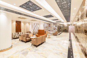 Lobby lounge - Dhaka Regency Hotel & Resort (Dhaka)