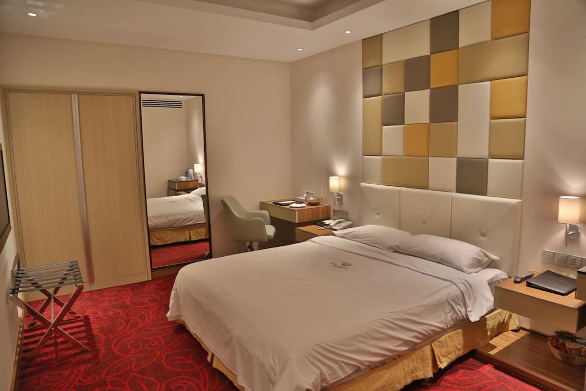 Minibar, in-room safe, desk, soundproofing