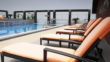 Outdoor pool, pool loungers