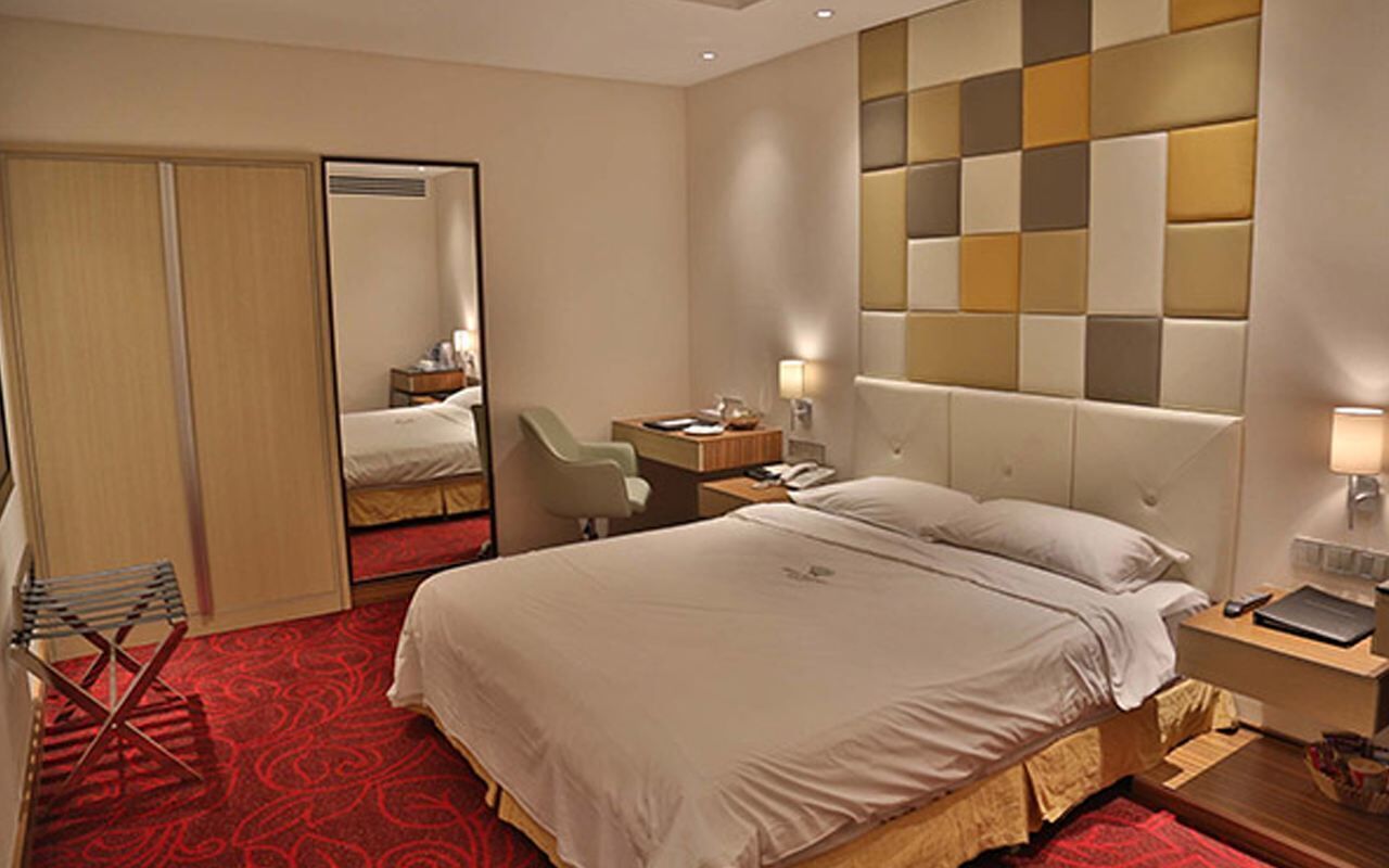 Minibar, in-room safe, desk, soundproofing