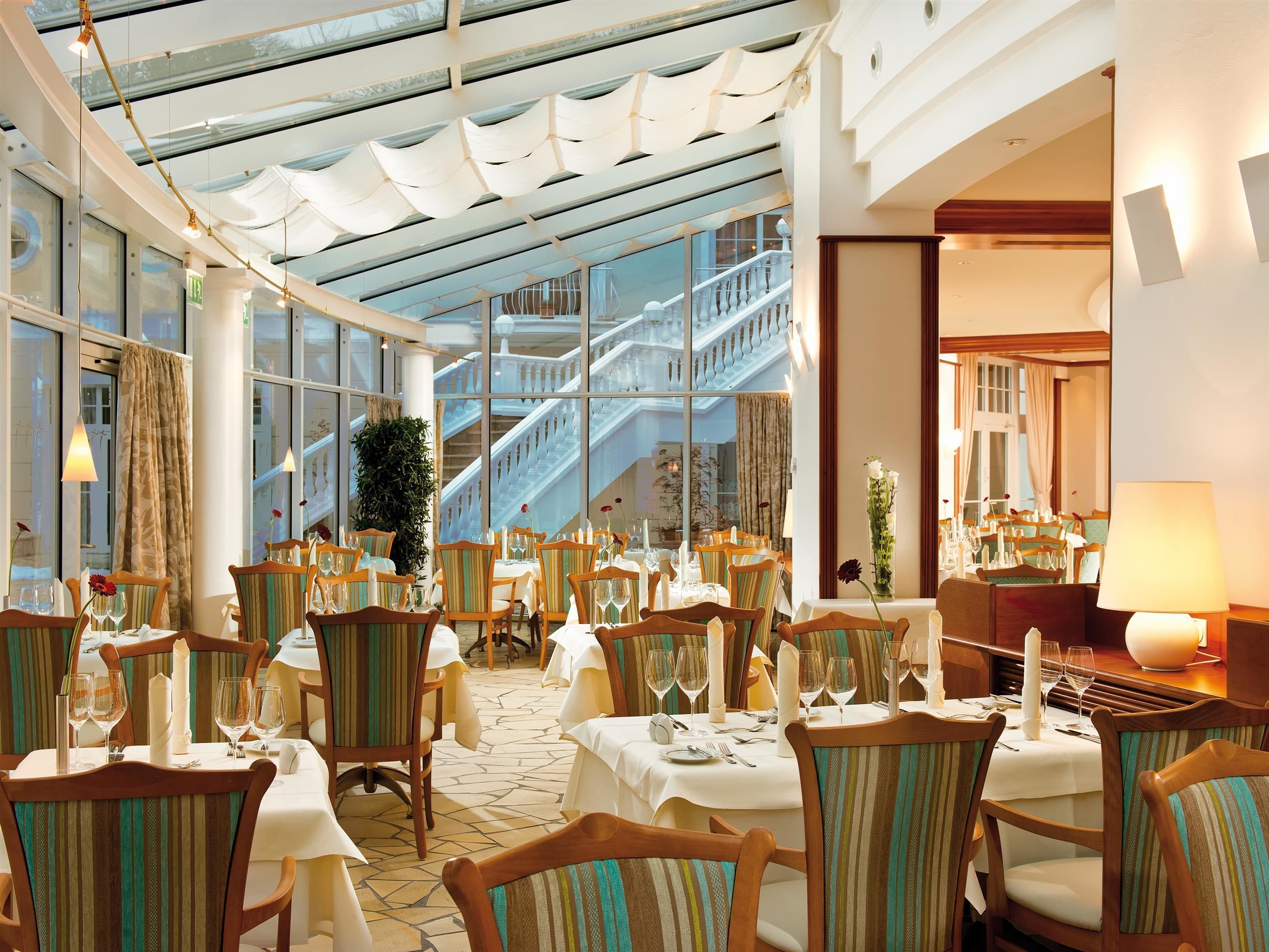 2 restaurants, breakfast served, local and international cuisine