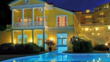 Innenpool, Außenpool, Cabañas (kostenlos), Sonnenschirme