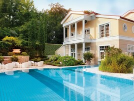 Innenpool, Außenpool, Cabañas (kostenlos), Sonnenschirme
